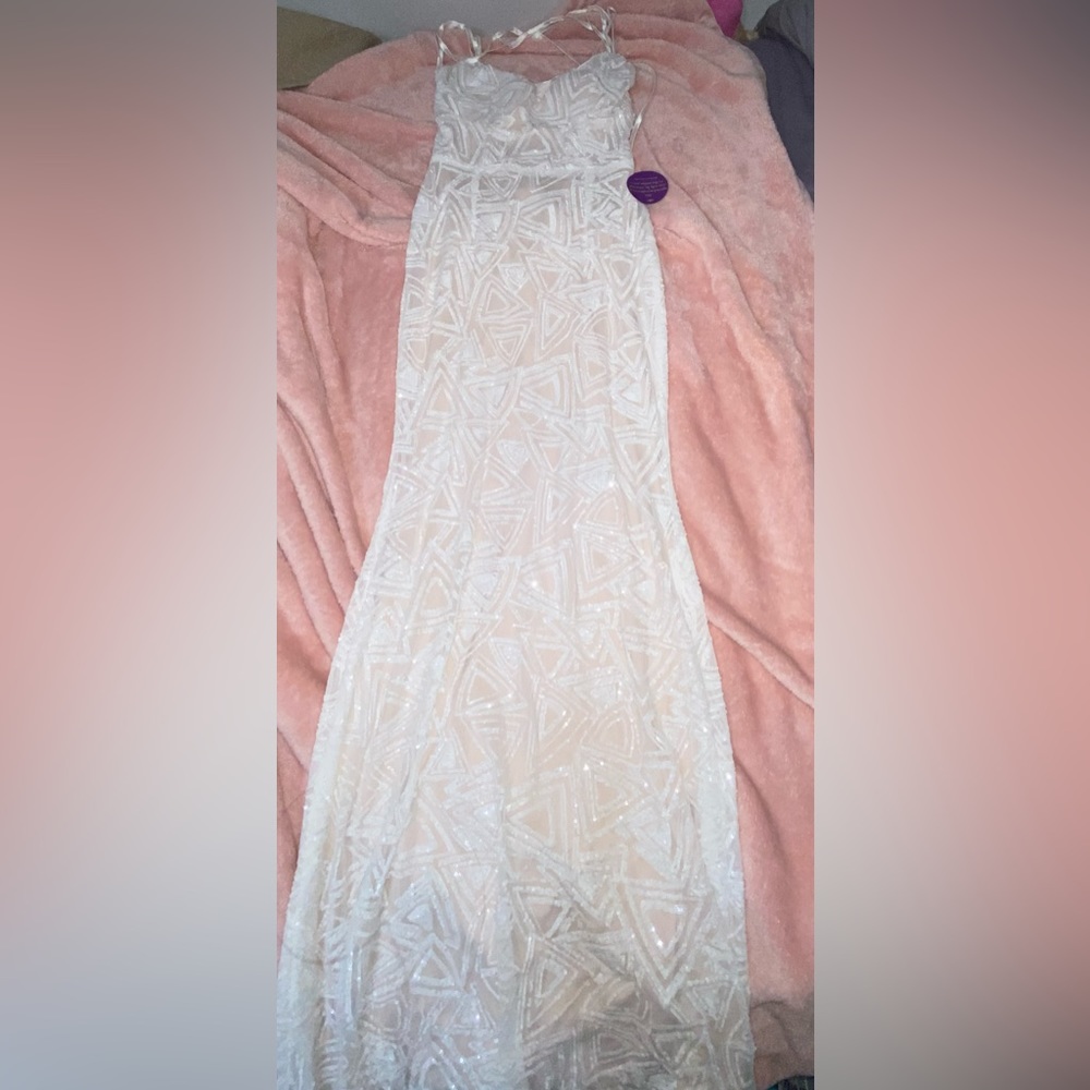White maxi dress